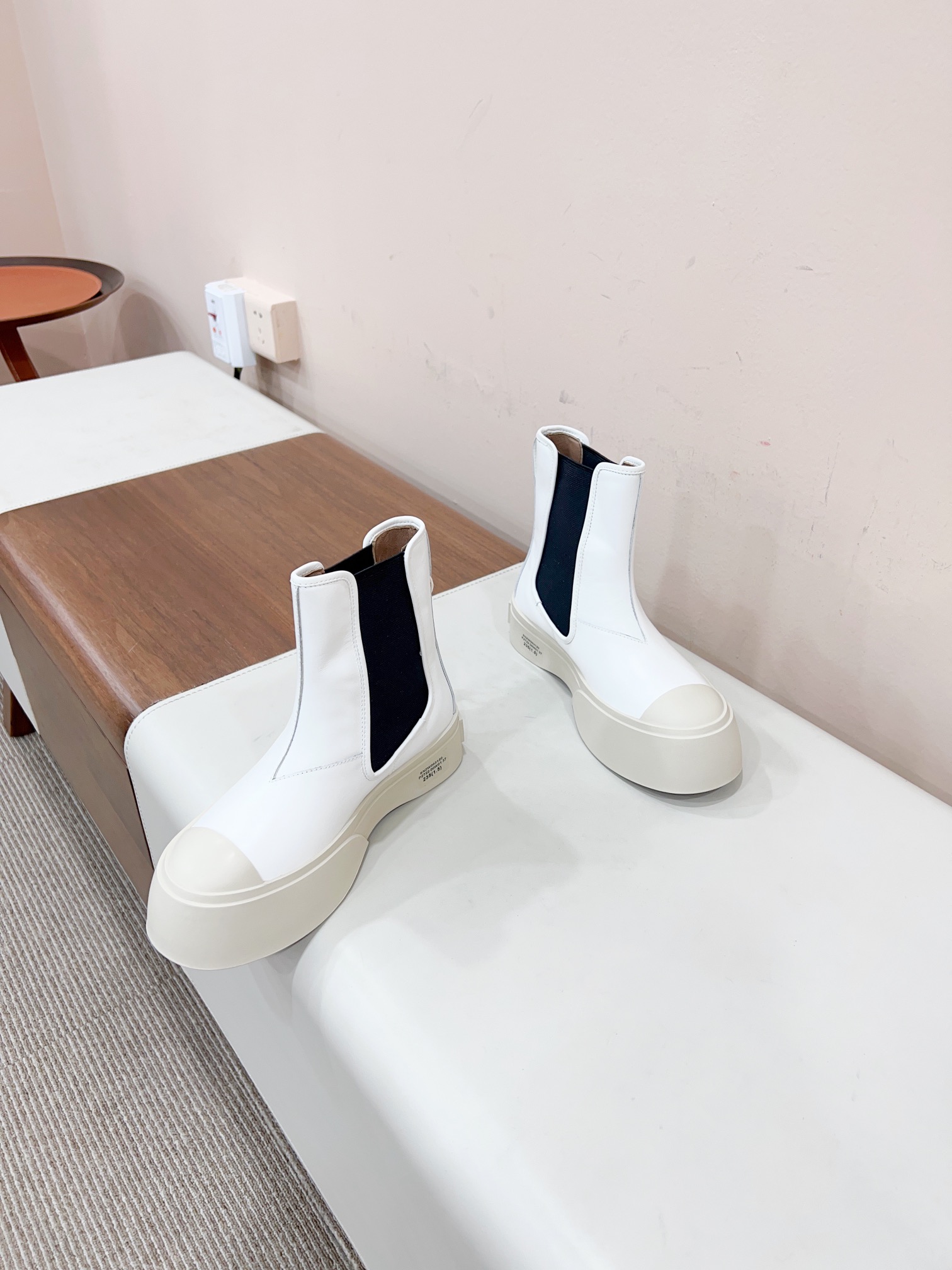 Marni 2023 Chelsea Short Boots: Elastic Tech Knit, Leather Shoe Pad, Best Value - 图片 4