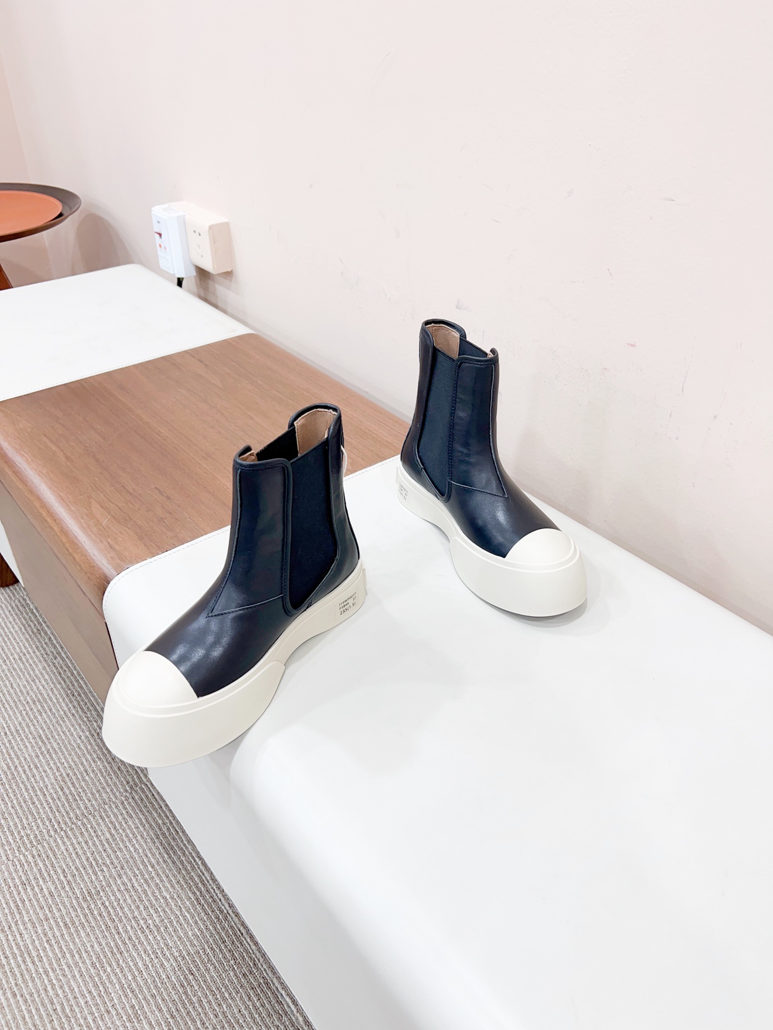 Marni 2023 Chelsea Short Boots: Elastic Tech Knit, Leather Pad, Best Value - 图片 4