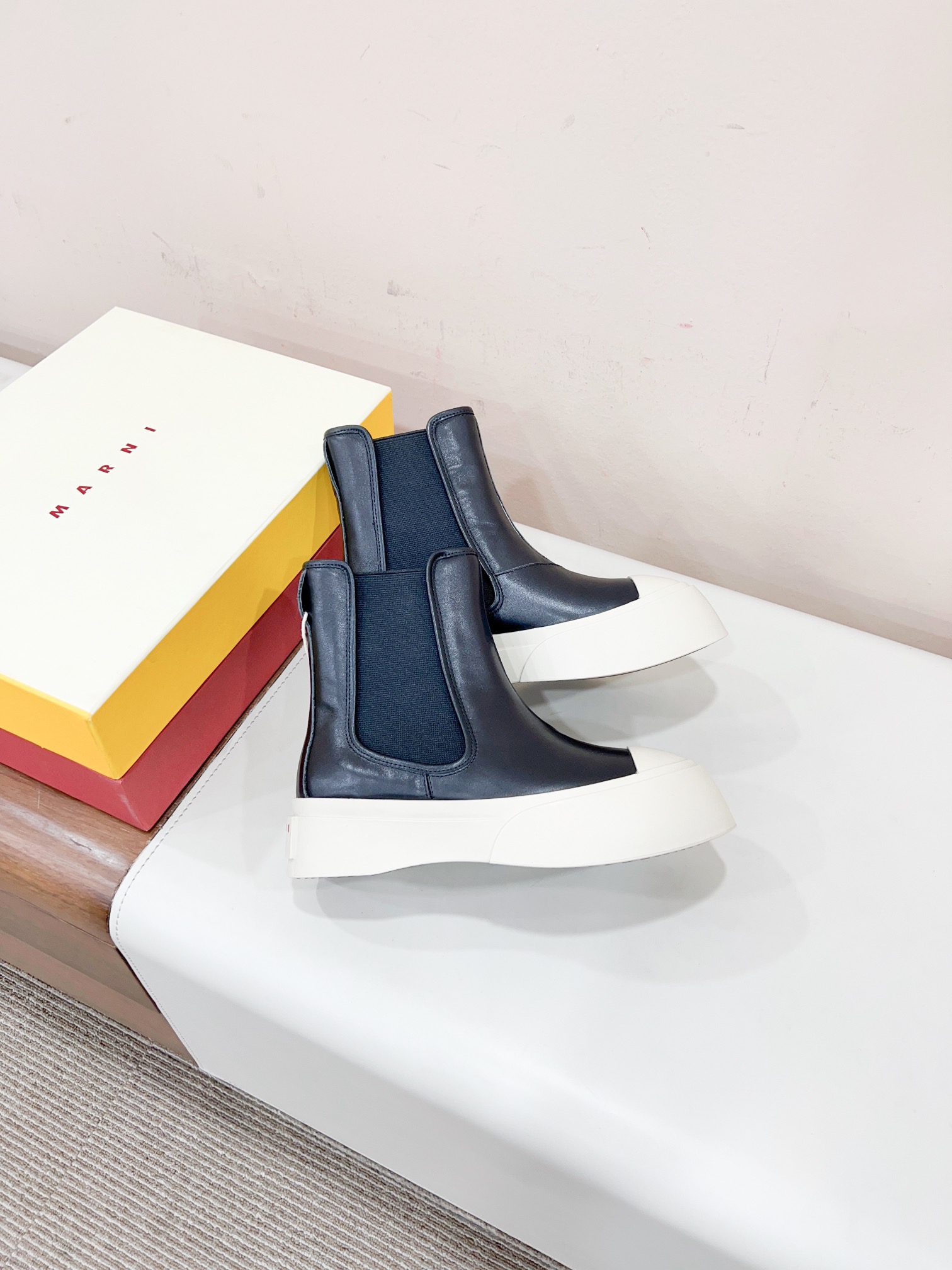Marni 2023 Chelsea Short Boots: Elastic Tech Knit, Leather Pad, Best Value - 图片 2