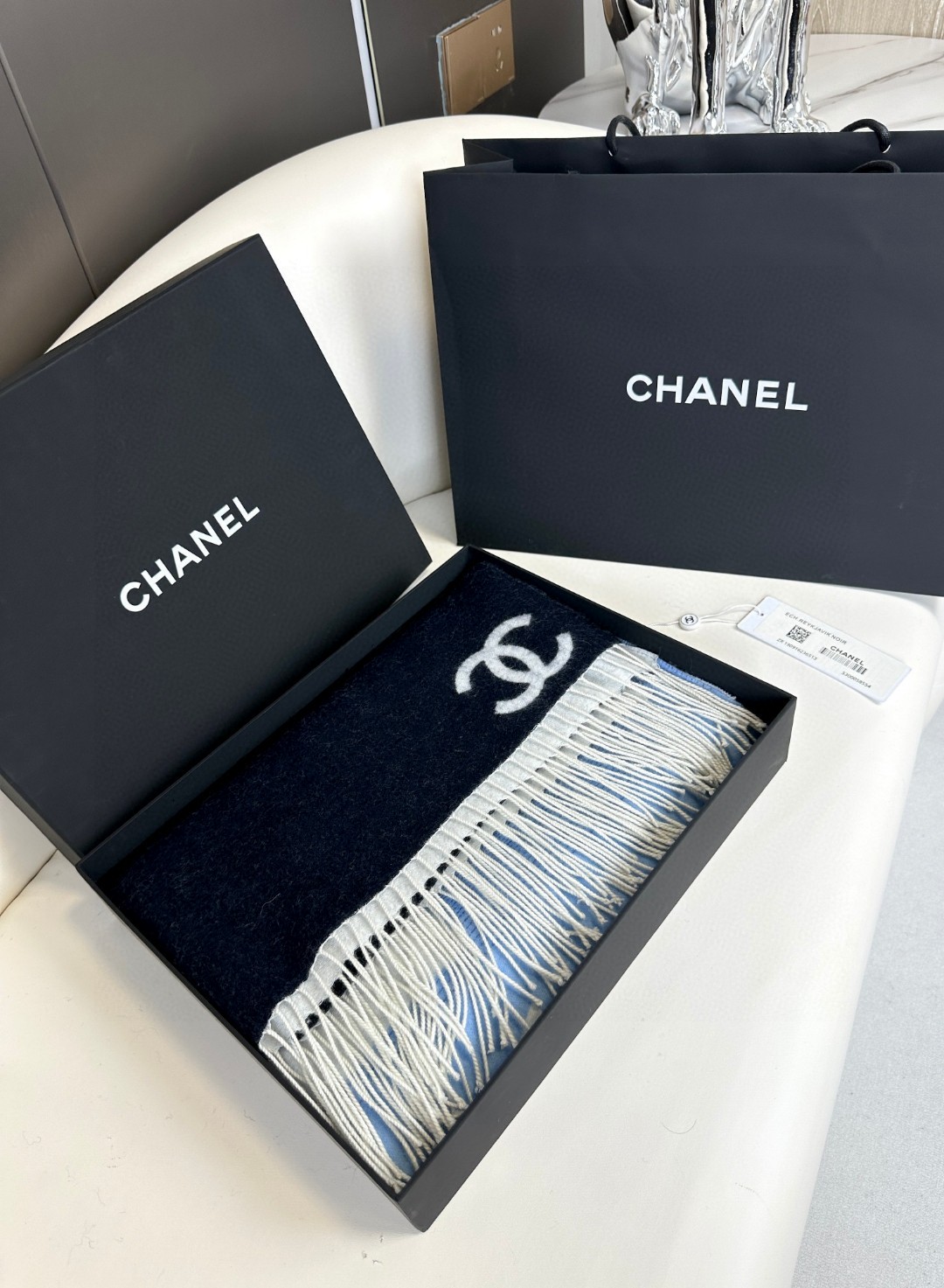 CHANEL 渐变双面围巾披肩