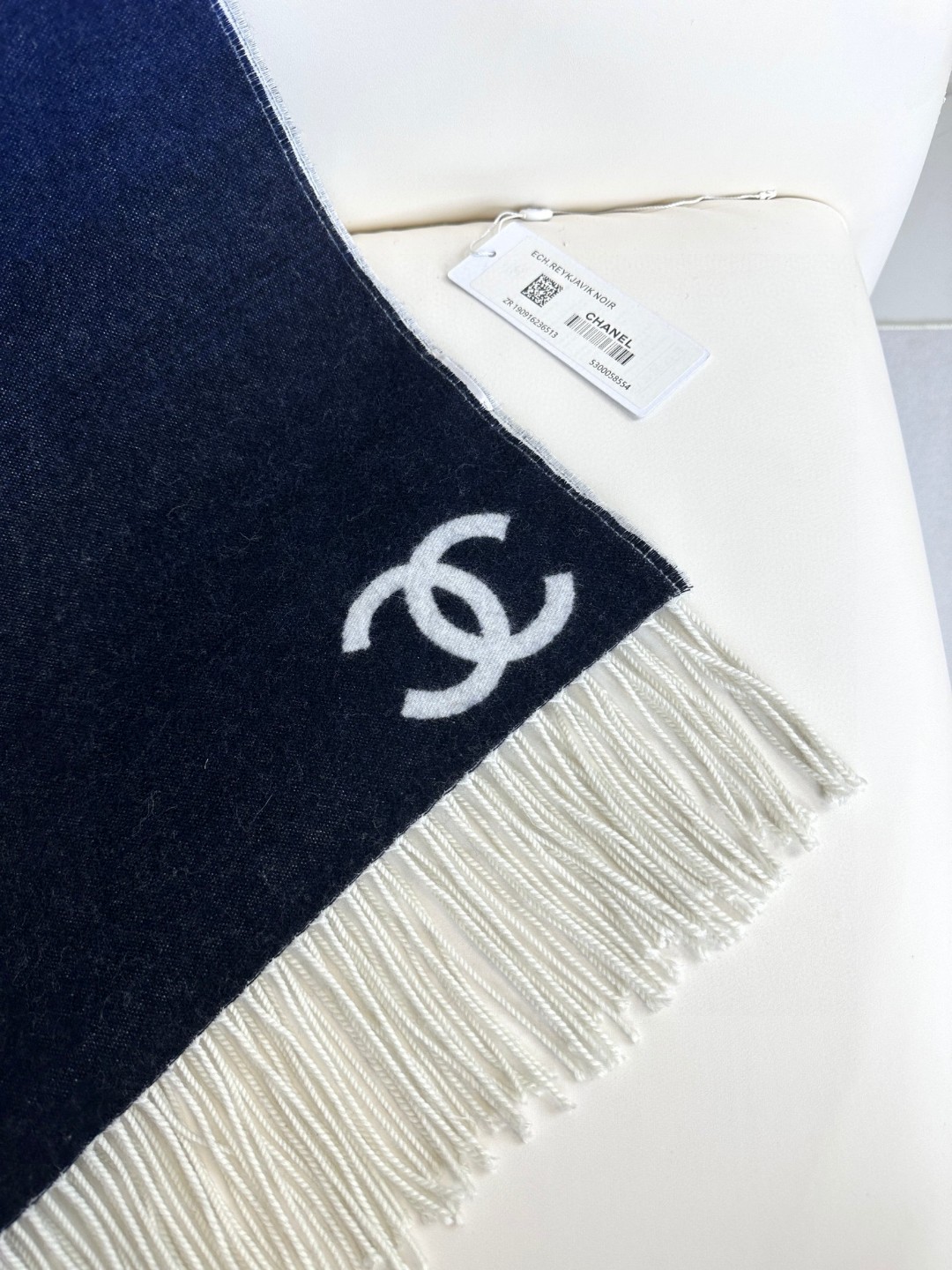 CHANEL 渐变双面围巾披肩