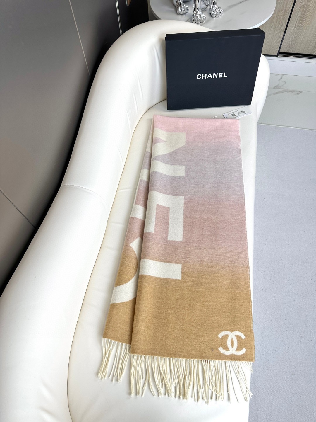 CHANEL 渐变双面围巾披肩