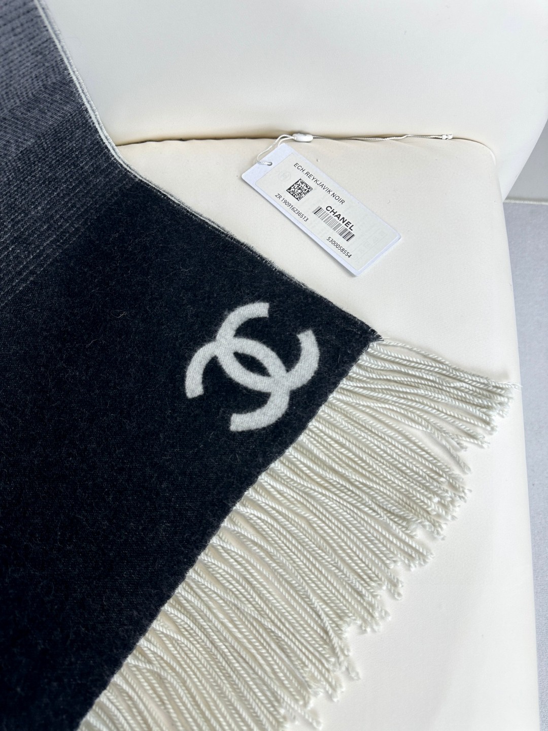 CHANEL 渐变双面围巾披肩