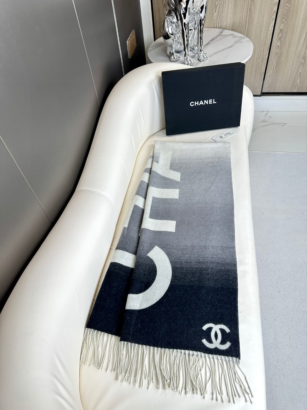 CHANEL 渐变双面围巾披肩