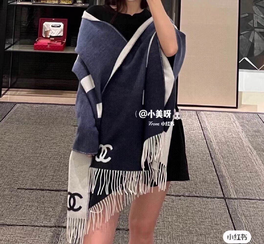 CHANEL 渐变双面围巾披肩