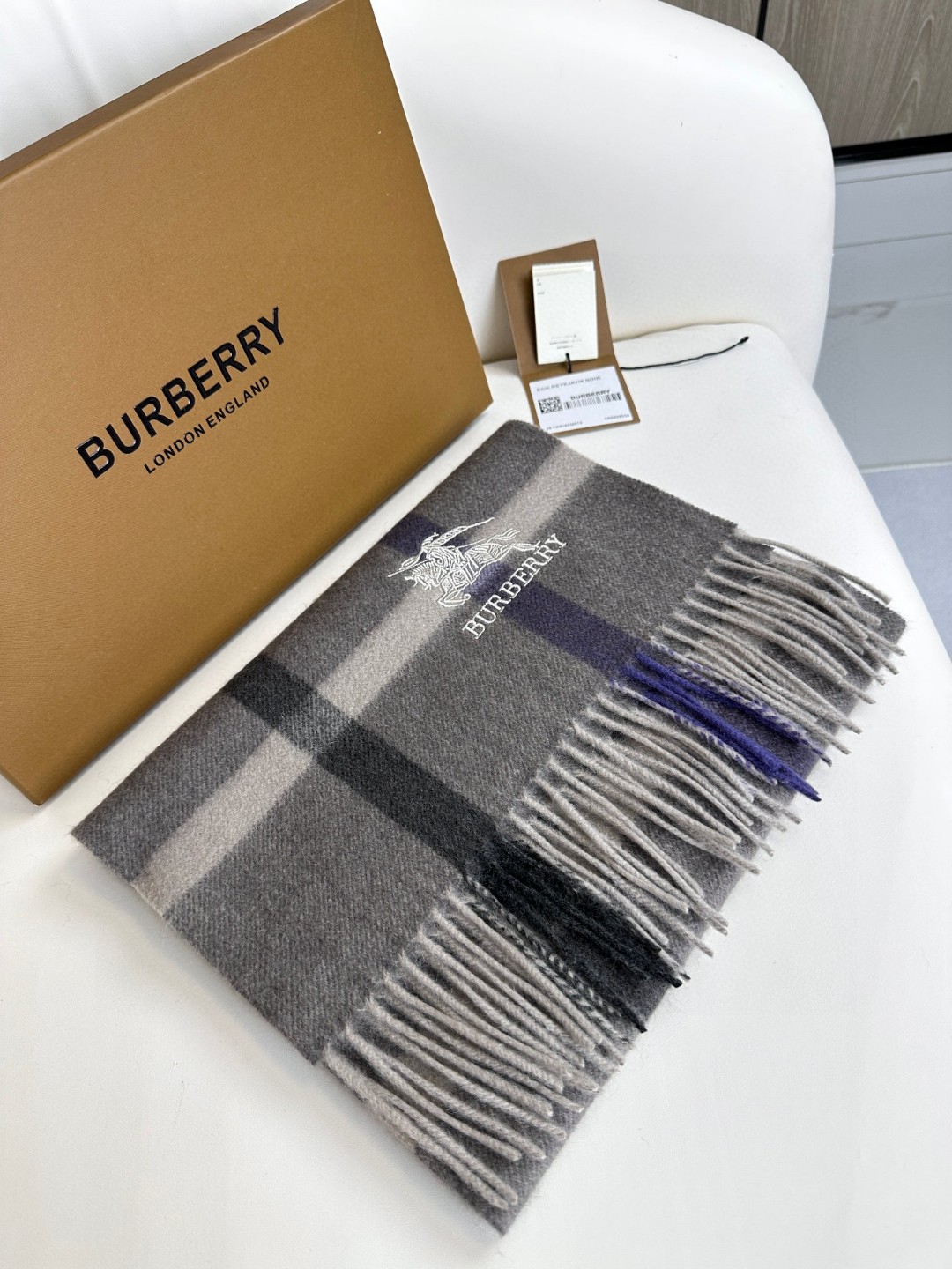 Burberry博柏利 战马格纹 情侣款 羊绒围巾