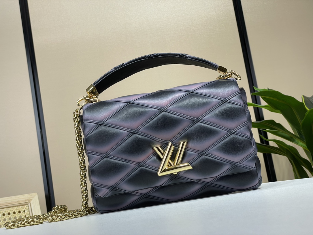 Louis Vuitton LV23 purchasing agent special offer for inspection! GO-14 Twist medium handbag] m22890 23569 powder blue (diamond)