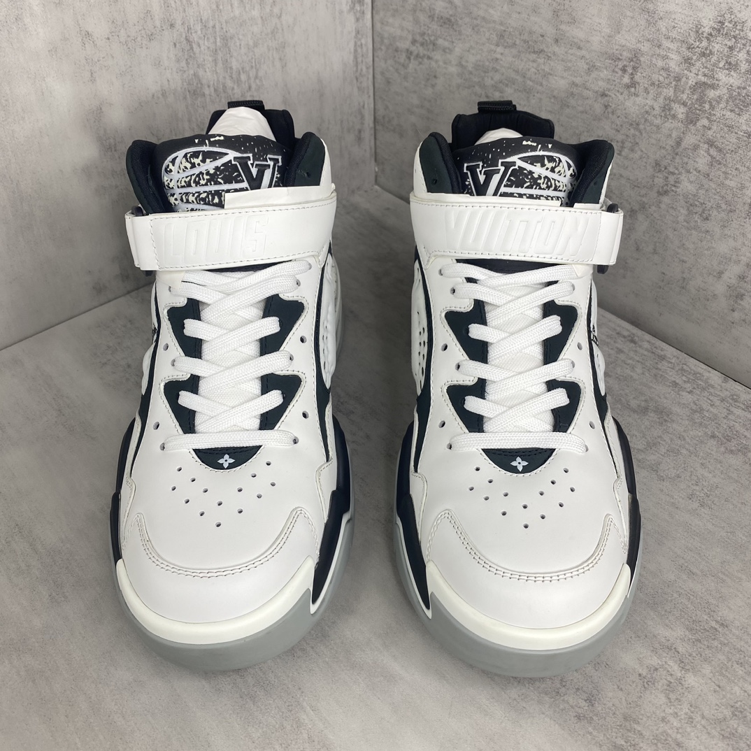 Louis Vuitton 新款上架 LV Trainer 2.0 全新设计 篮球鞋 无论鞋型 设计 舒适度 都完美 购入 完美