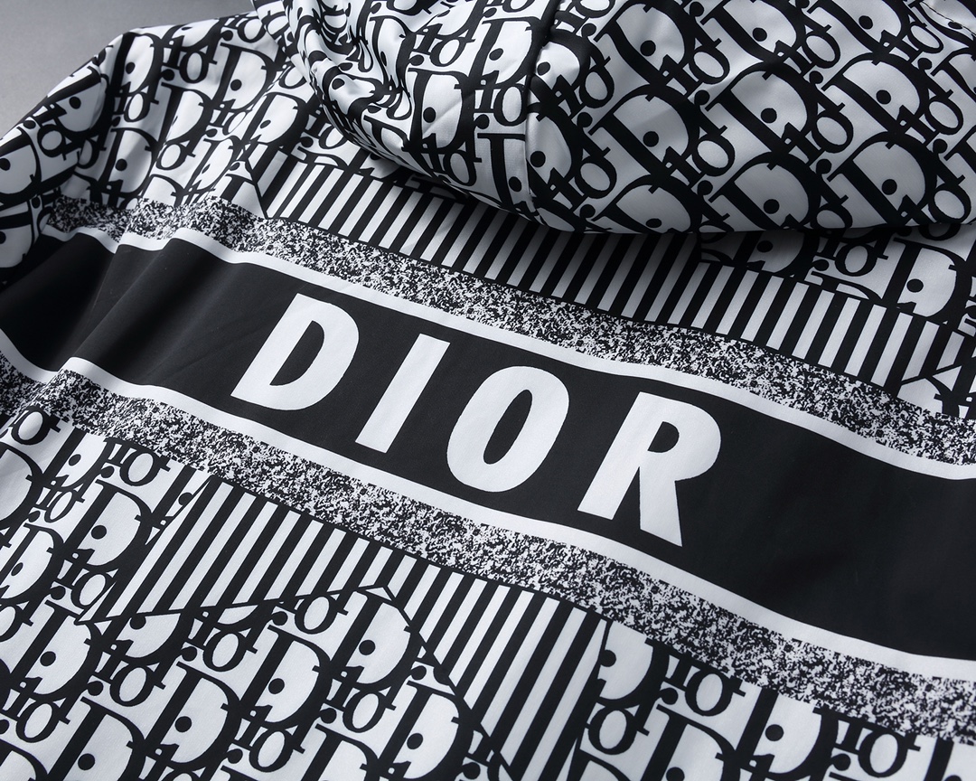 ！【DIOR】🌟超值超爆✨最新款夹克·外套✨🔥代购级专柜原单🔥简约时尚💥从容百搭💥大气优雅💥高科技记忆聚