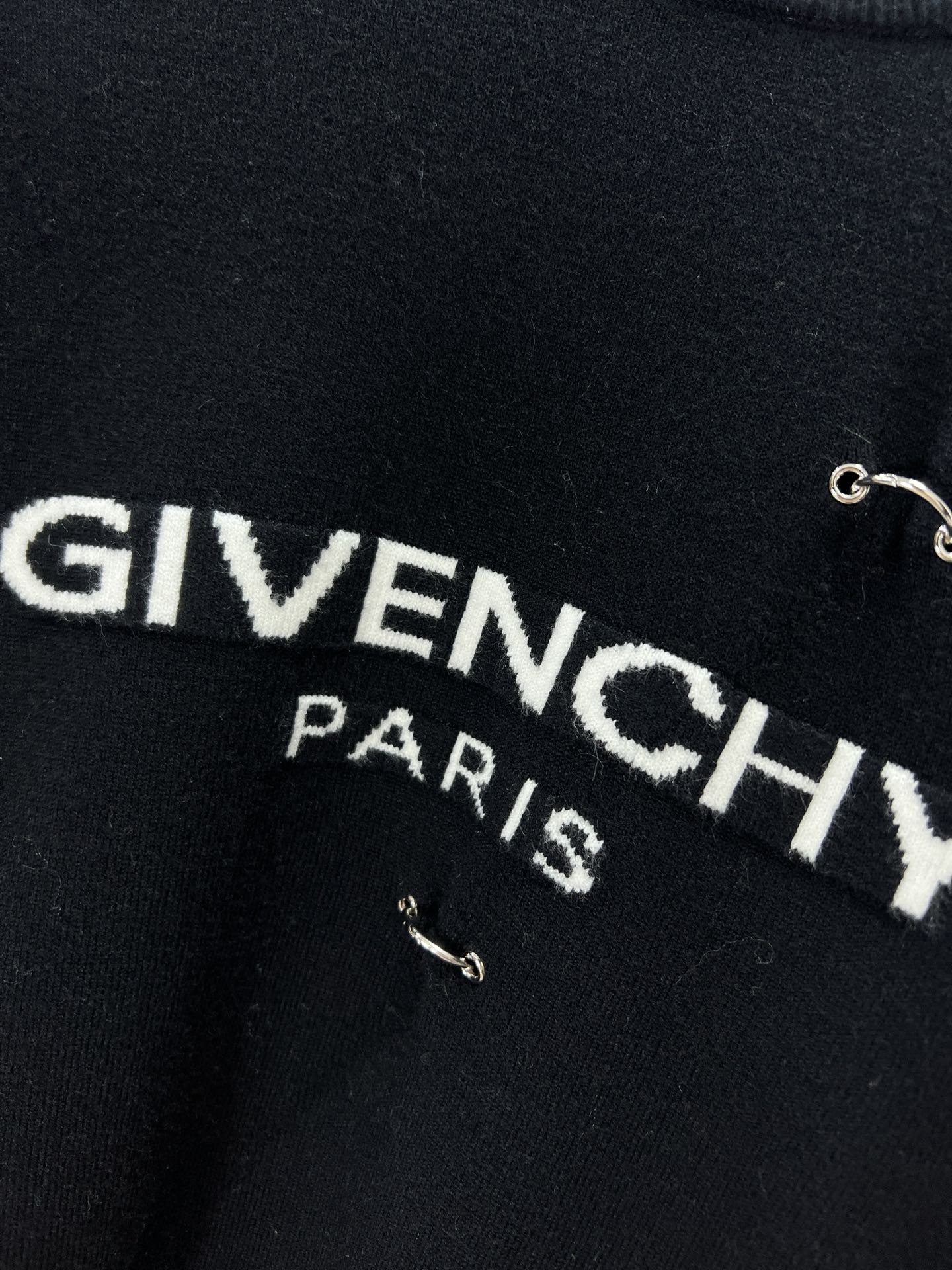 Givenchy纪梵希ss早秋新款羊毛混纺圆领长袖毛衣羊毛衫打底衫高端版本！专柜定制面料透气舒适度高细节