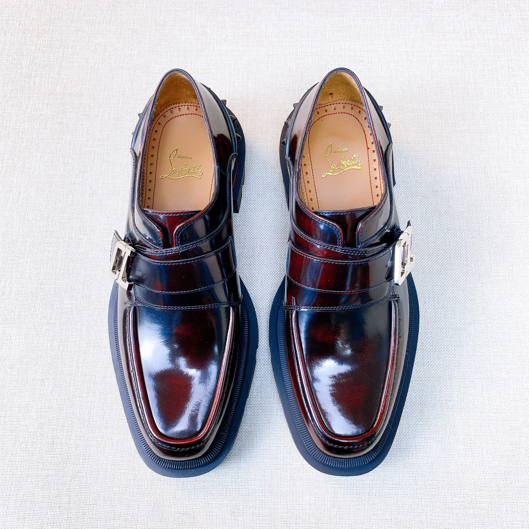 NO:697780,[CL^] Original quality - high-end boutique - has always been synonymous with magnificence and elegance, ranking at the top in the fashion palace. -Material - original imported cowhide, with original fastener design - imported cowhide for lining feet -Original private model customized outsole -Size 39-44 (38, 45, 46 customized are not returnable) -,,cowhide19860909【CL^】原单品质 -高端精品 -一直是华丽与高雅的代名词,在时尚殿堂,雄踞顶端. -材质-原版进口牛皮,搭配原版扣件设计 -内里垫脚进口牛皮 -原版私模定制大底 -Size 39-44（38,45,46订制不退换） -,,cowhide,Men's shoes