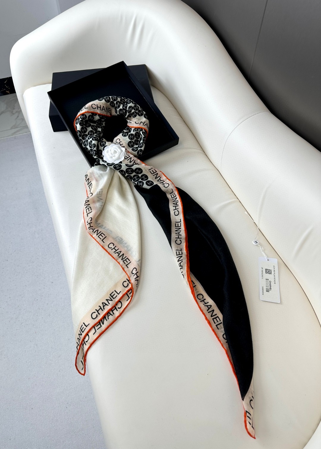 CHANEL 《元气泡泡》山羊绒围巾