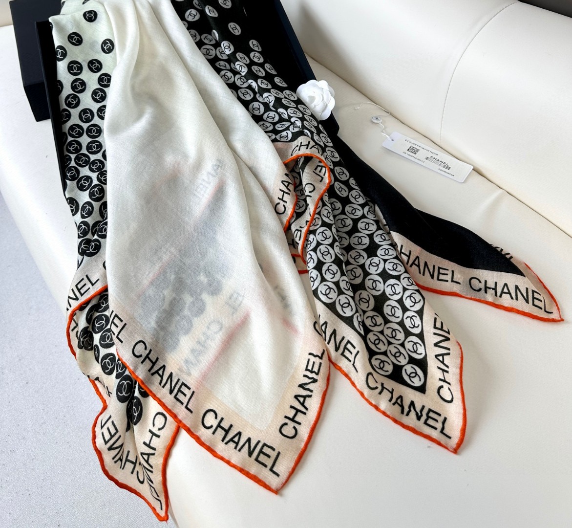 CHANEL 《元气泡泡》山羊绒围巾