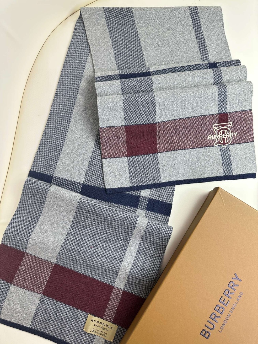 Burberry巴宝莉TB羊绒格纹男士围巾