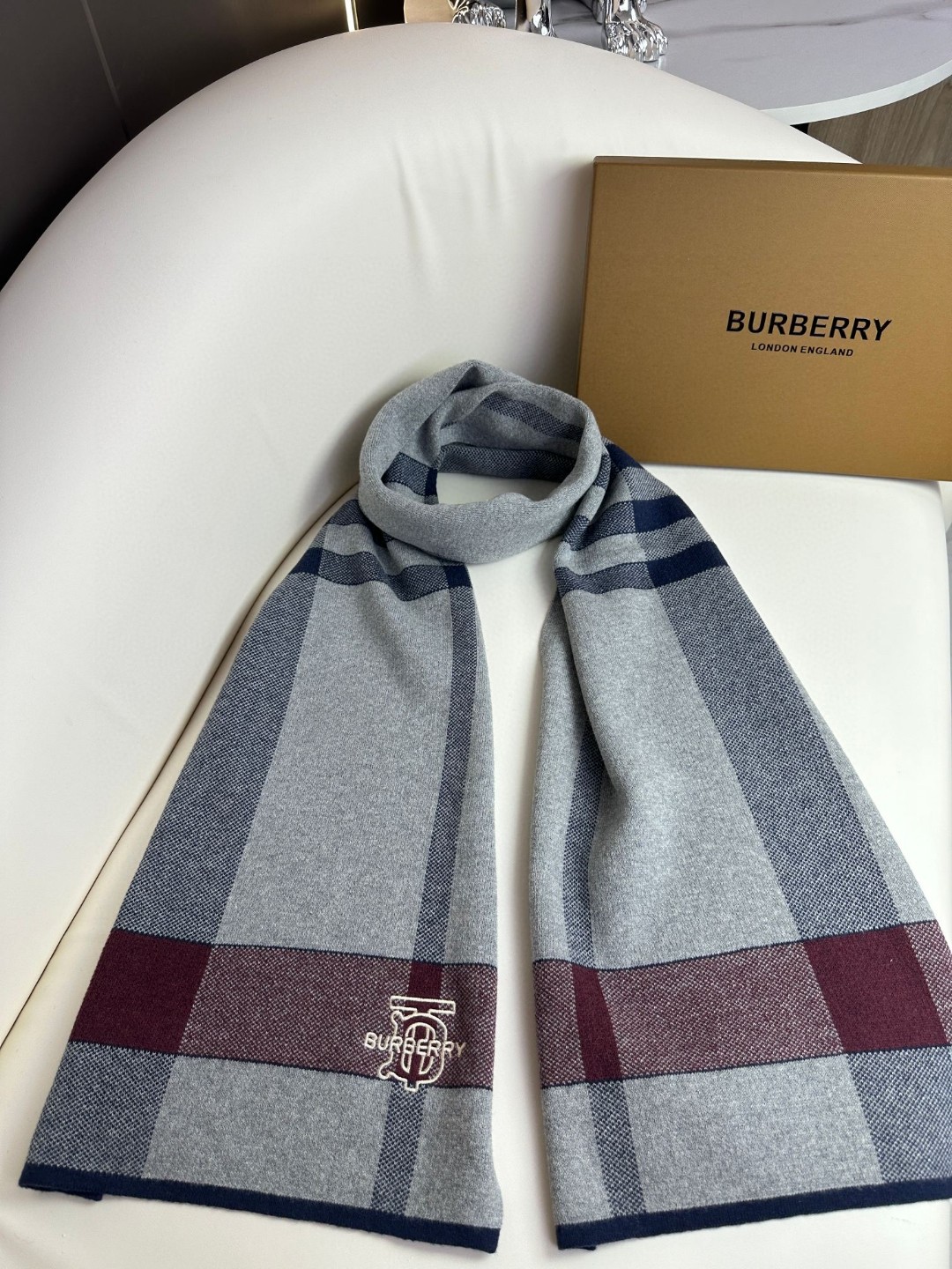 Burberry巴宝莉TB羊绒格纹男士围巾