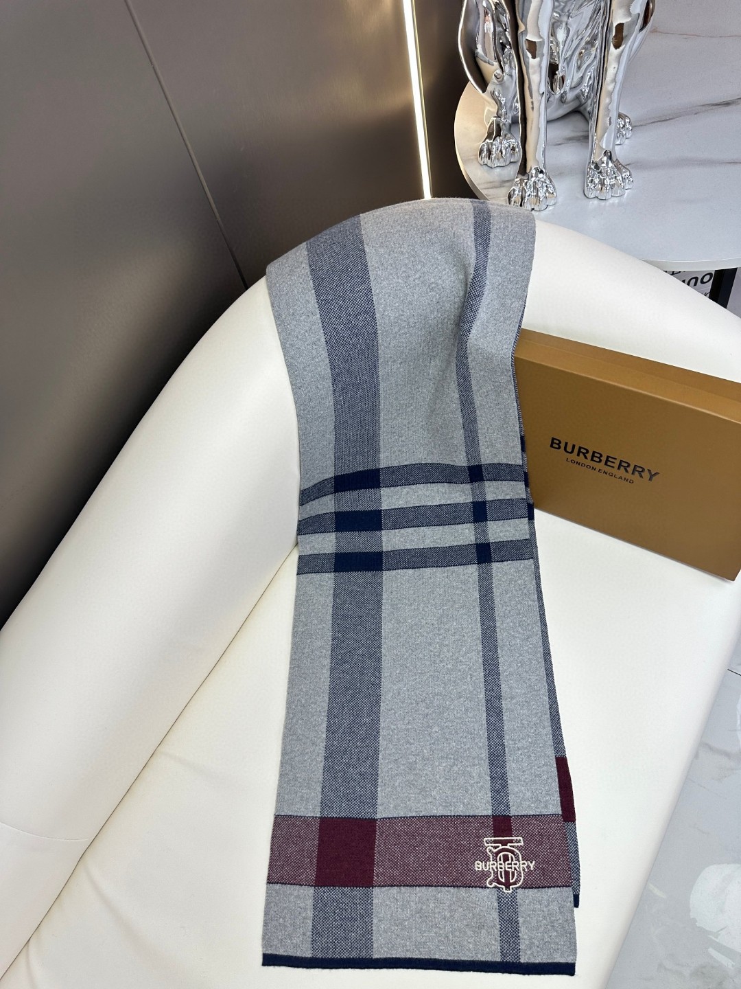 Burberry巴宝莉TB羊绒格纹男士围巾