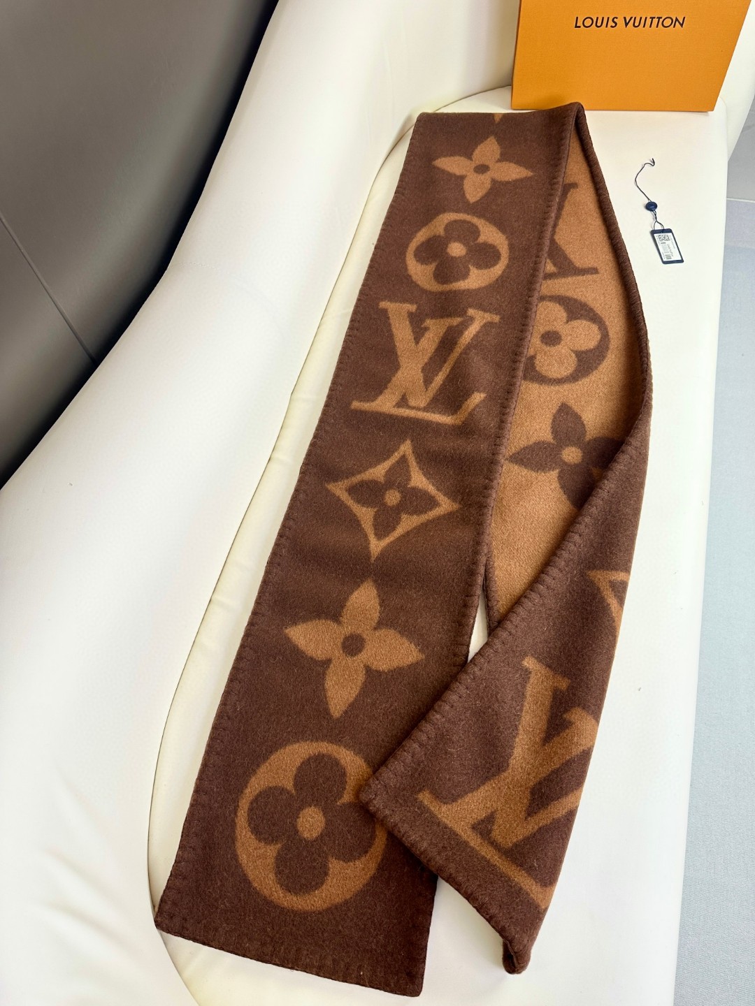 LV 羊毛针织提花 经典花纹 羊绒围巾