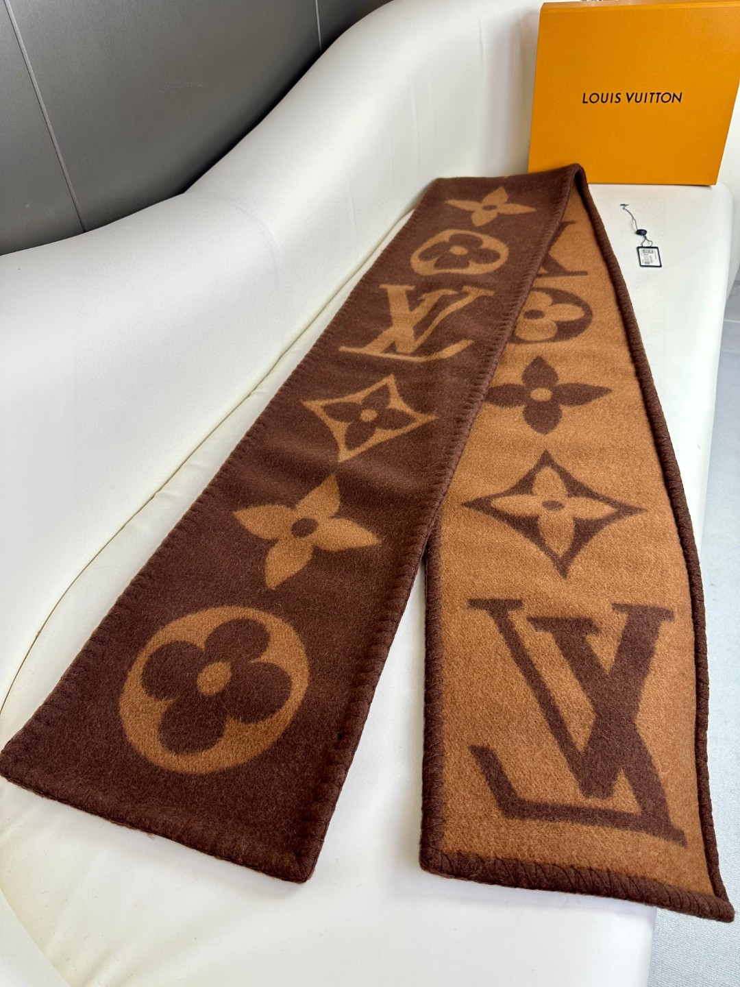 LV 羊毛针织提花 经典花纹 羊绒围巾