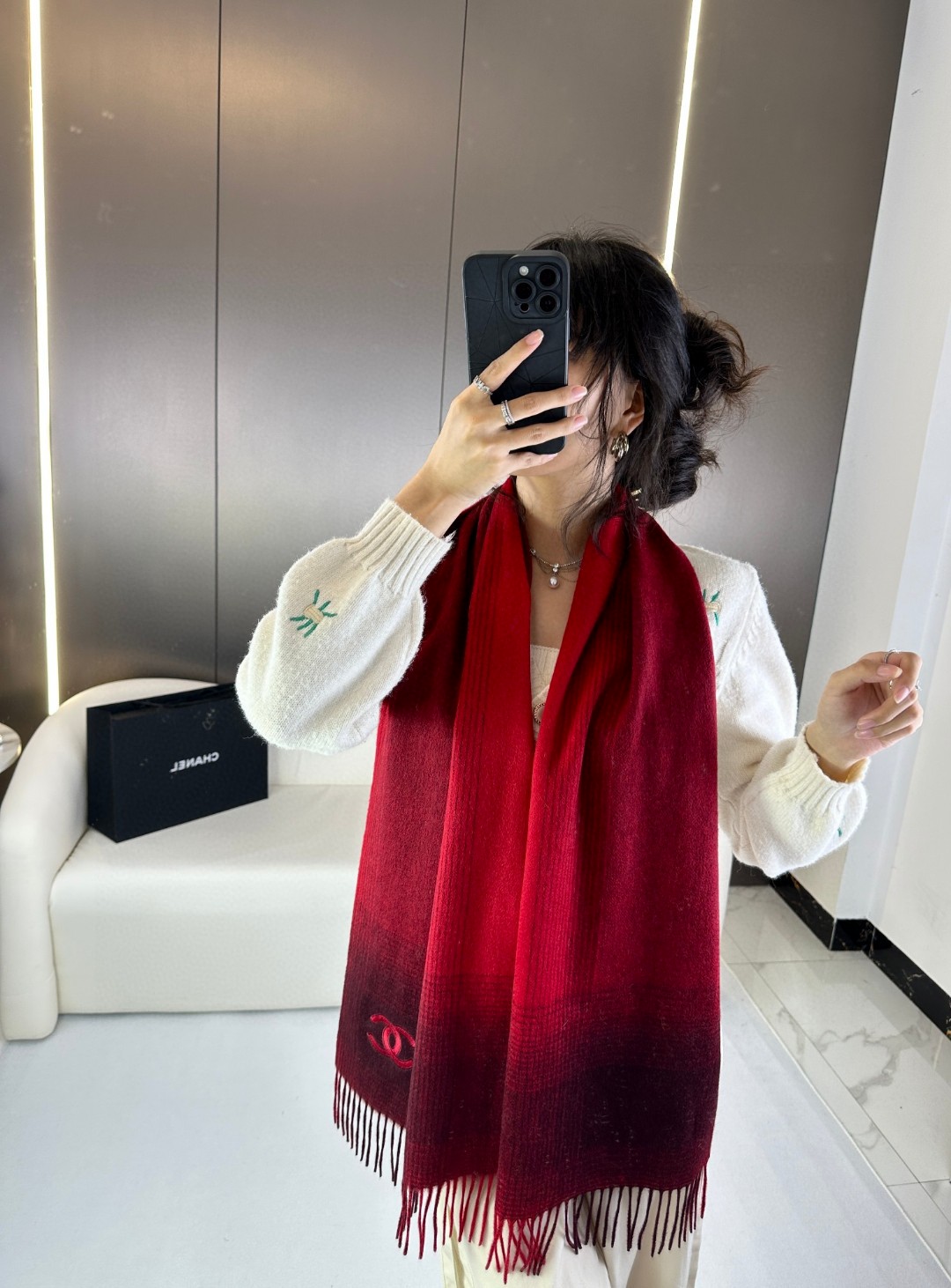 CHANEL 2023新款渐变色 细羊绒围巾