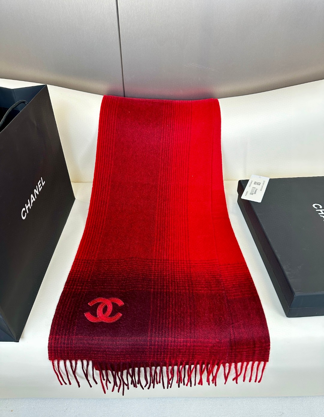 CHANEL 2023新款渐变色 细羊绒围巾