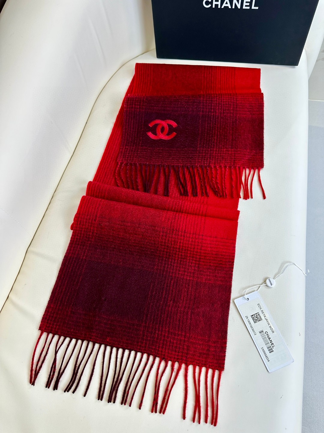CHANEL 2023新款渐变色 细羊绒围巾