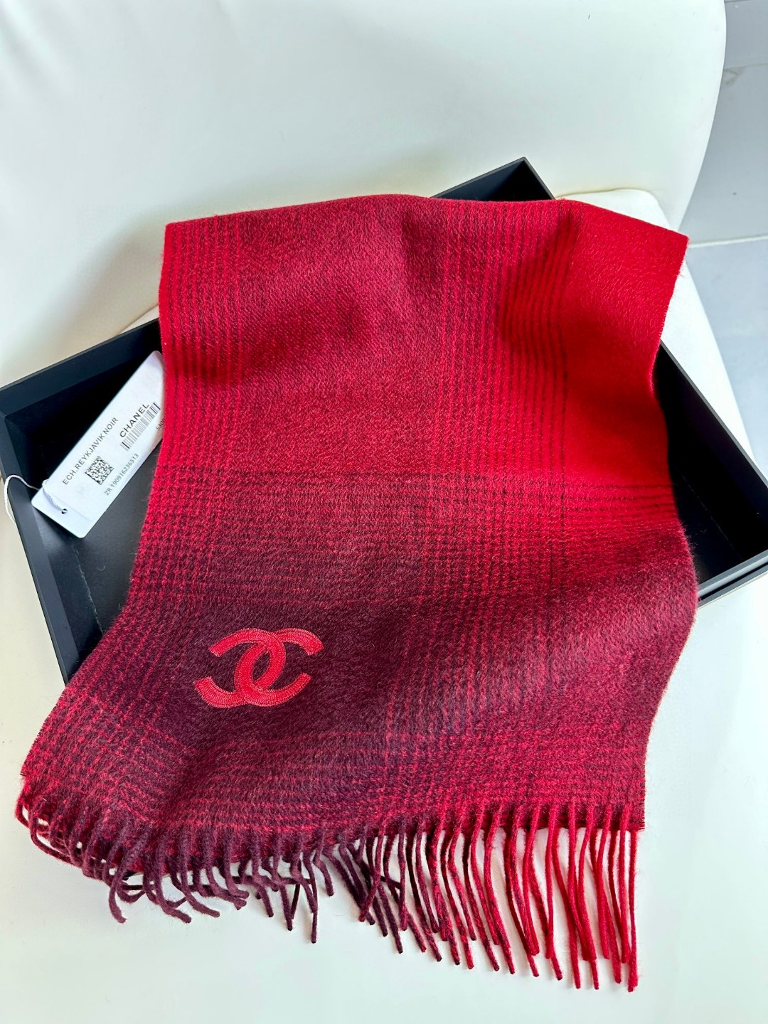 CHANEL 2023新款渐变色 细羊绒围巾