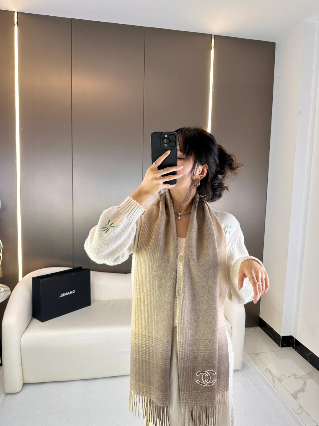 CHANEL 2023新款渐变色 细羊绒围巾