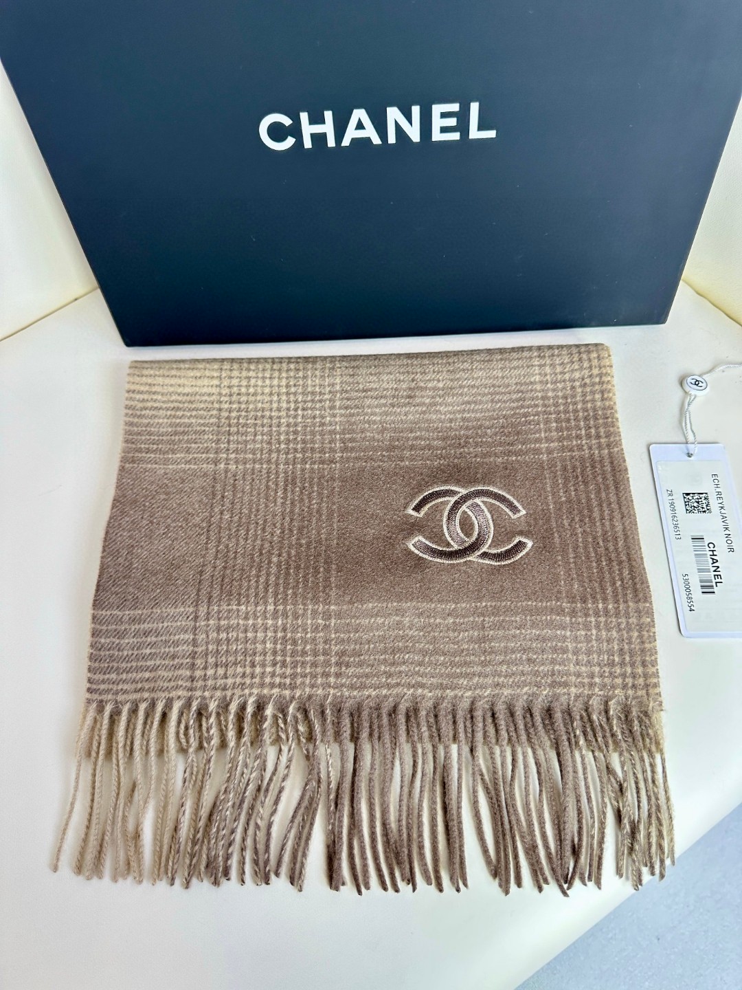 CHANEL 2023新款渐变色 细羊绒围巾