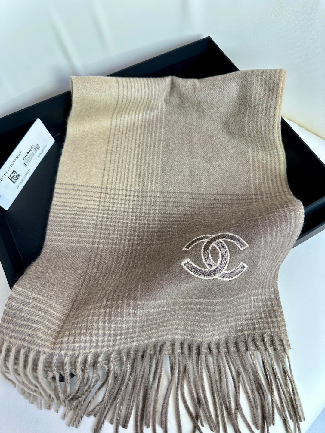 CHANEL 2023新款渐变色 细羊绒围巾
