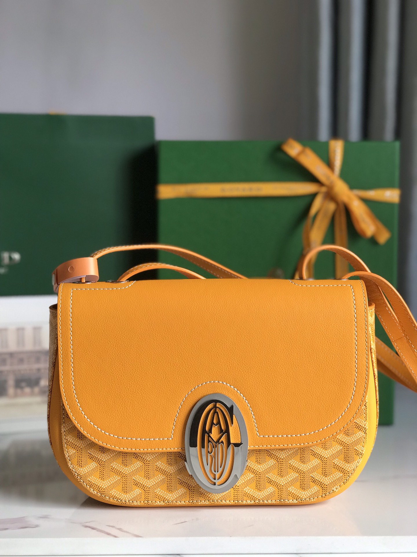 EYxLBBE
（戈雅）💕新品 GOYARD  SiLLxLBF lll 既保留了经典版的...