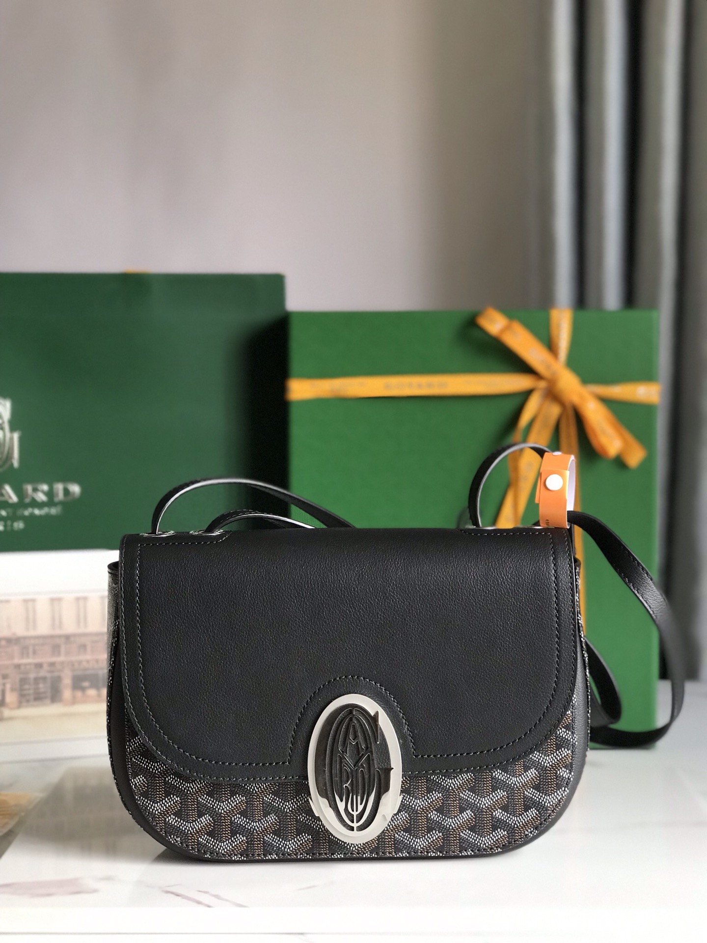 EYxLBBE
（戈雅）💕新品 GOYARD  SiLLxLBF lll 既保留了经典版的...