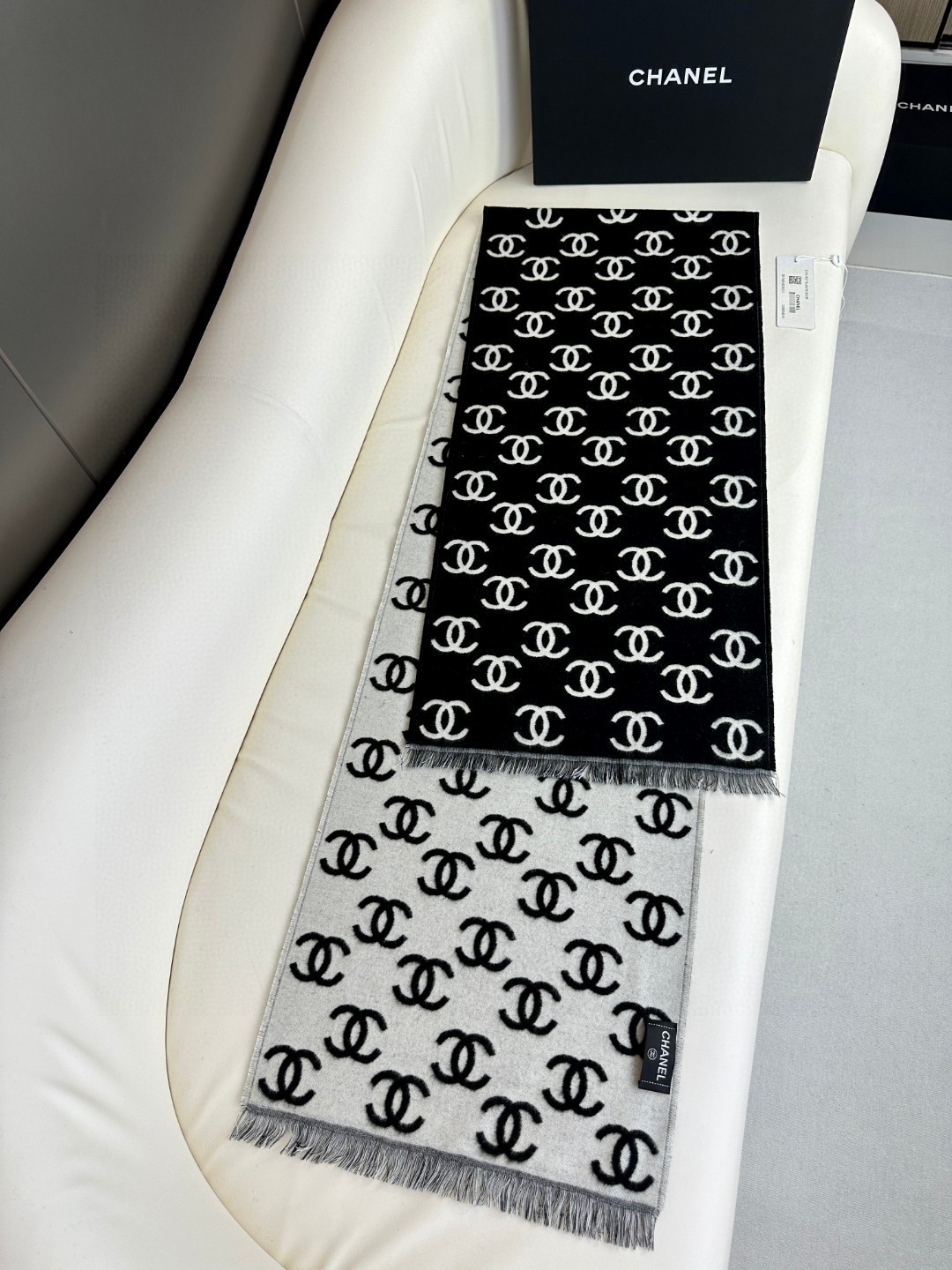 CHANEL 经典双面围巾披肩