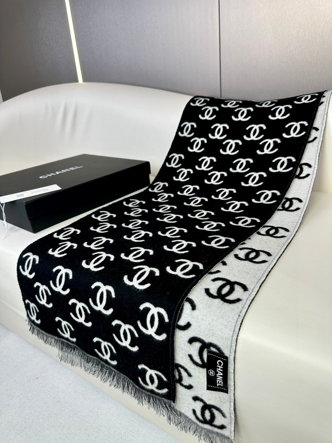 CHANEL 经典双面围巾披肩
