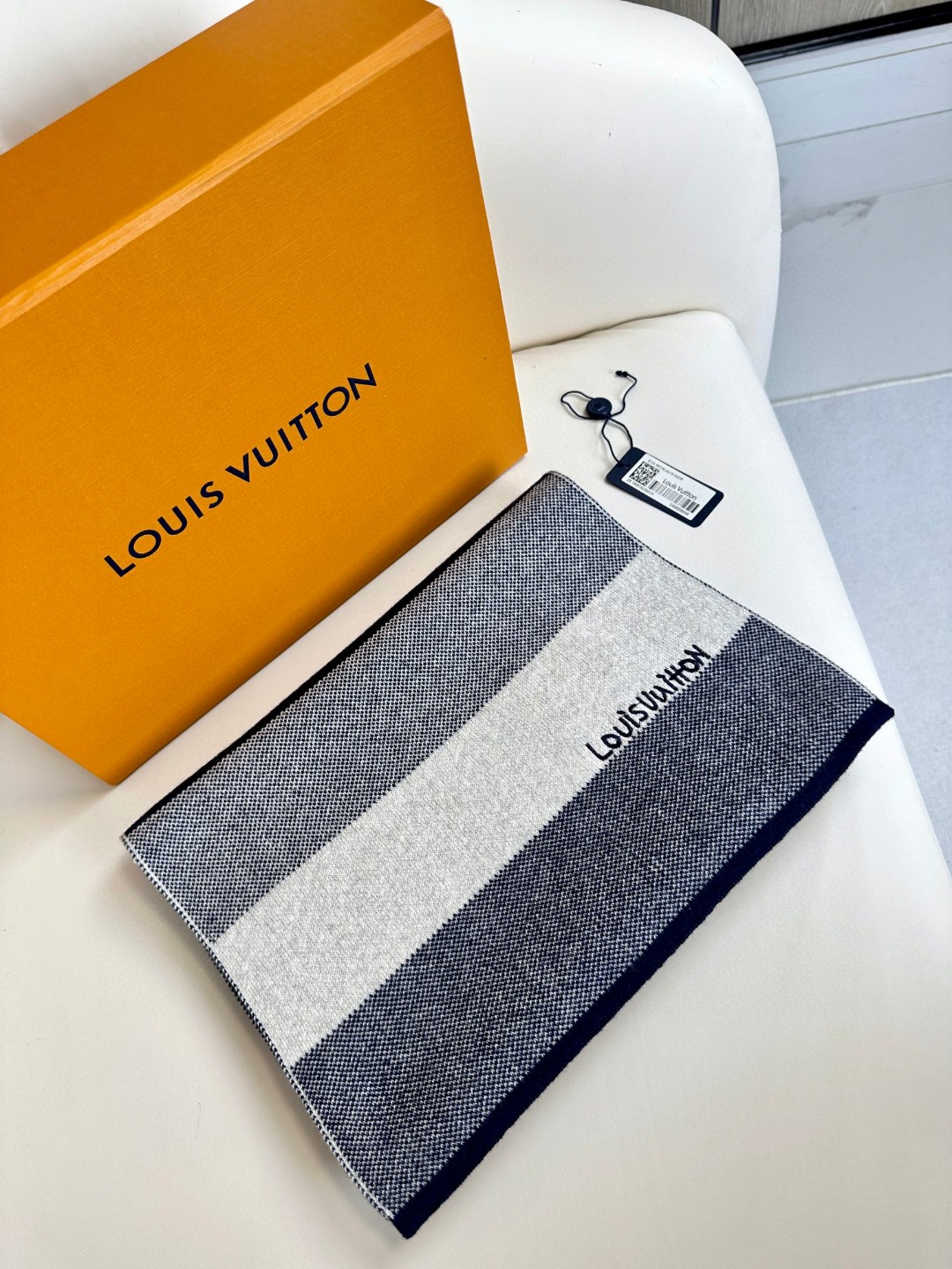 LV 针织条纹 男女通用围巾