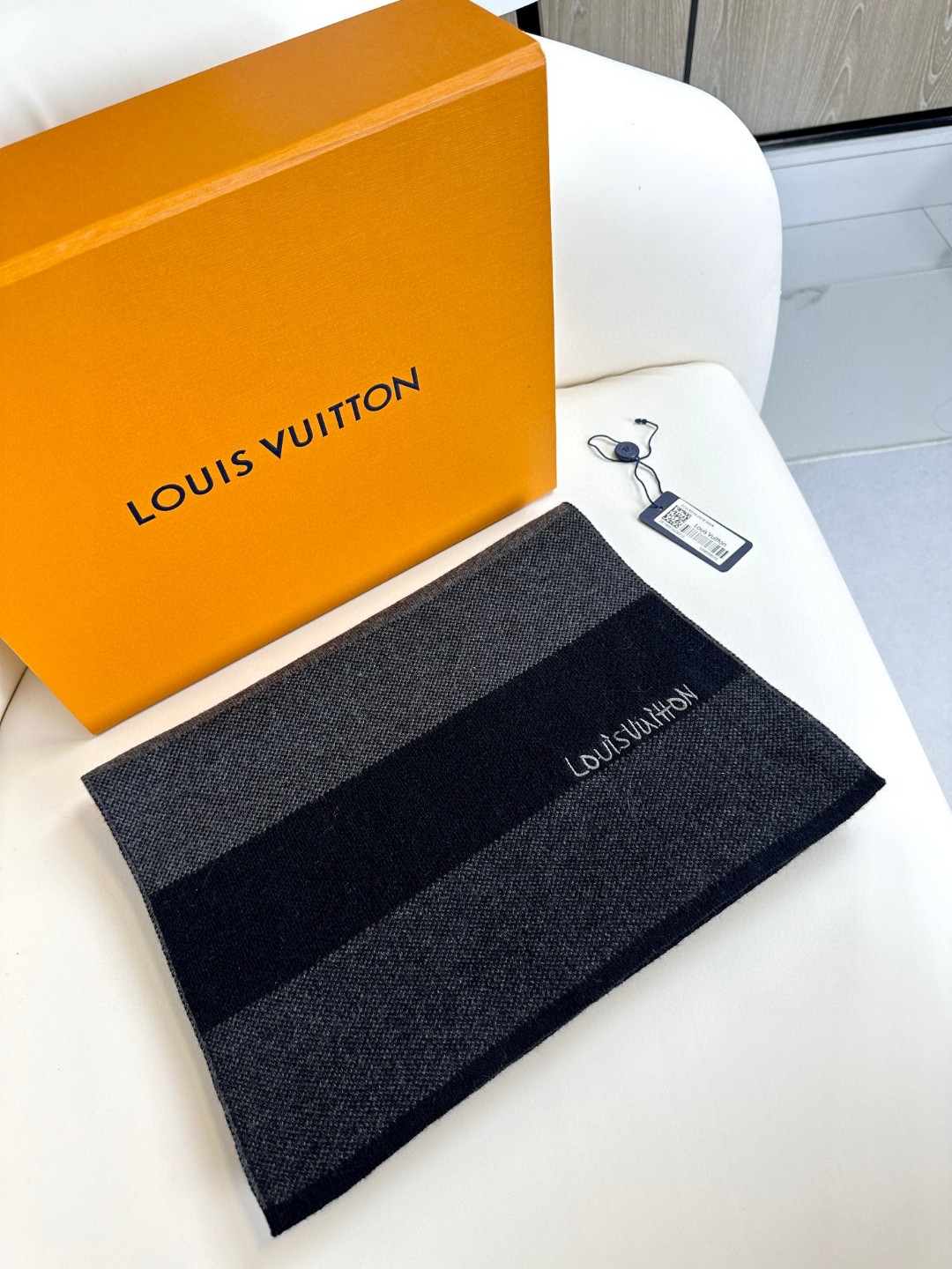 LV 针织条纹 男女通用围巾
