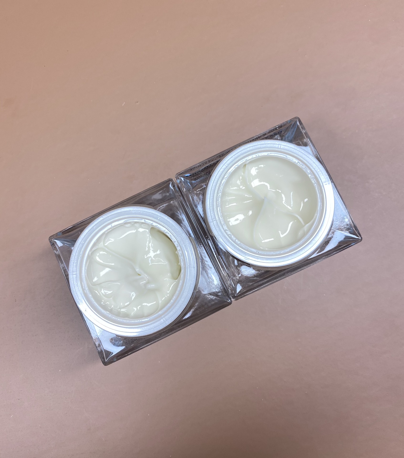 55💰
圣罗兰夜皇后水盾面霜50ml！功效：滋润型。