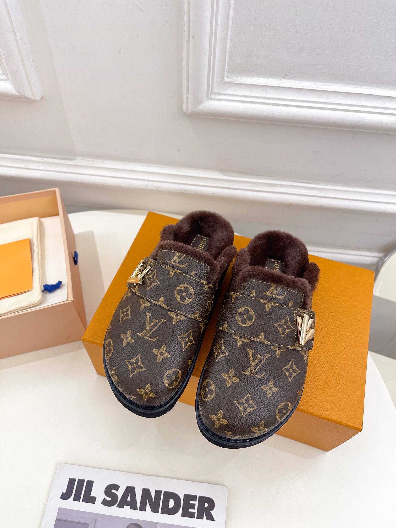 Louis Vuitton Schoenen Pantoffels Wol Lentecollectie Cosy