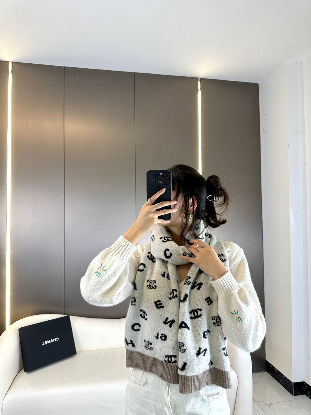 CHANEL 专柜款羊绒围巾
