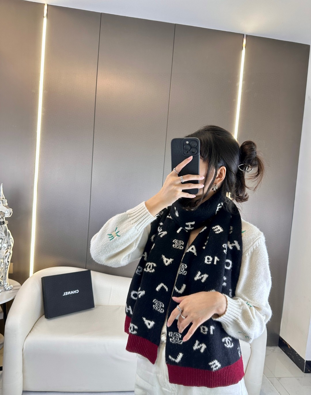 CHANEL 专柜款羊绒围巾