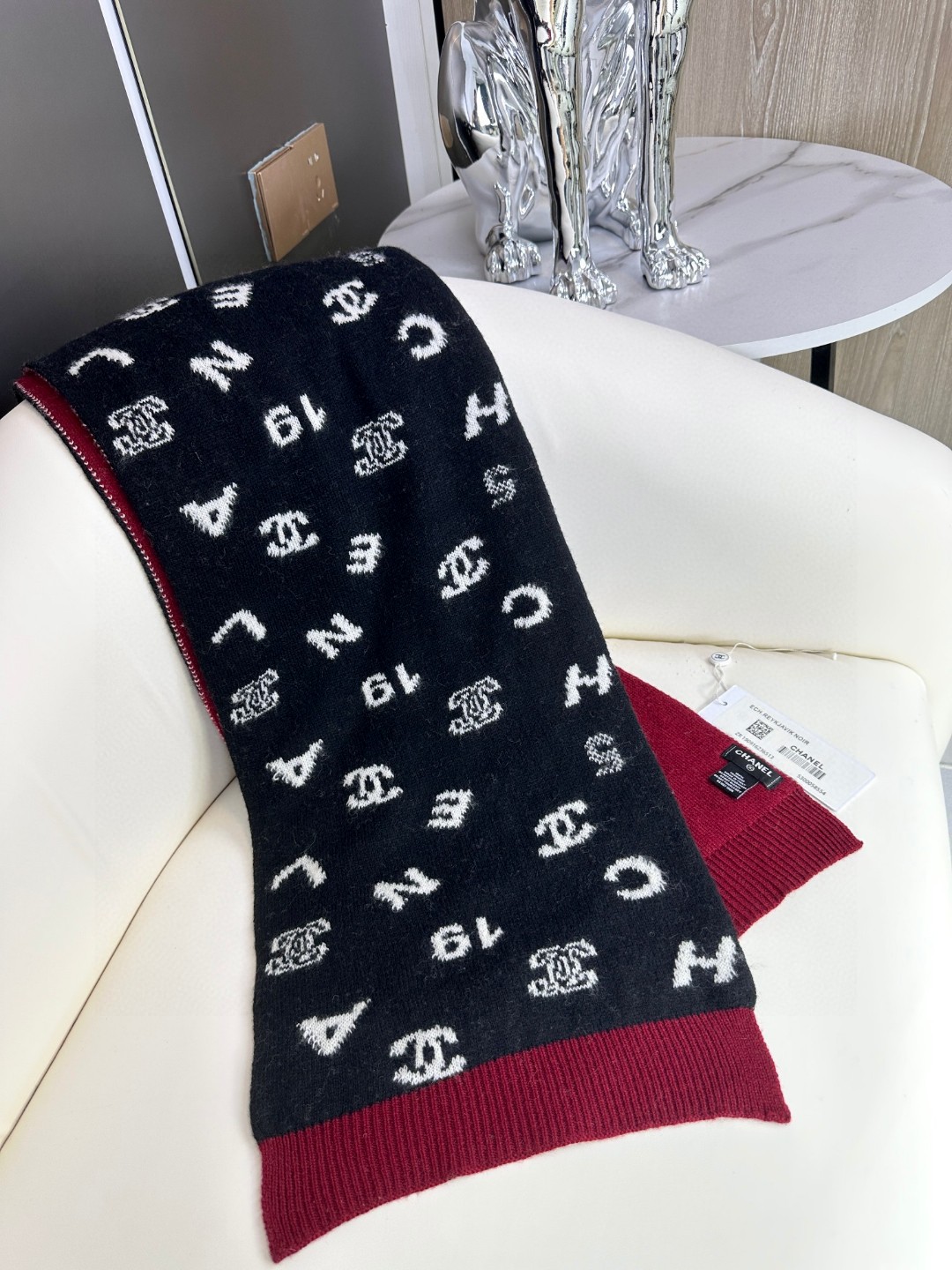 CHANEL 专柜款羊绒围巾