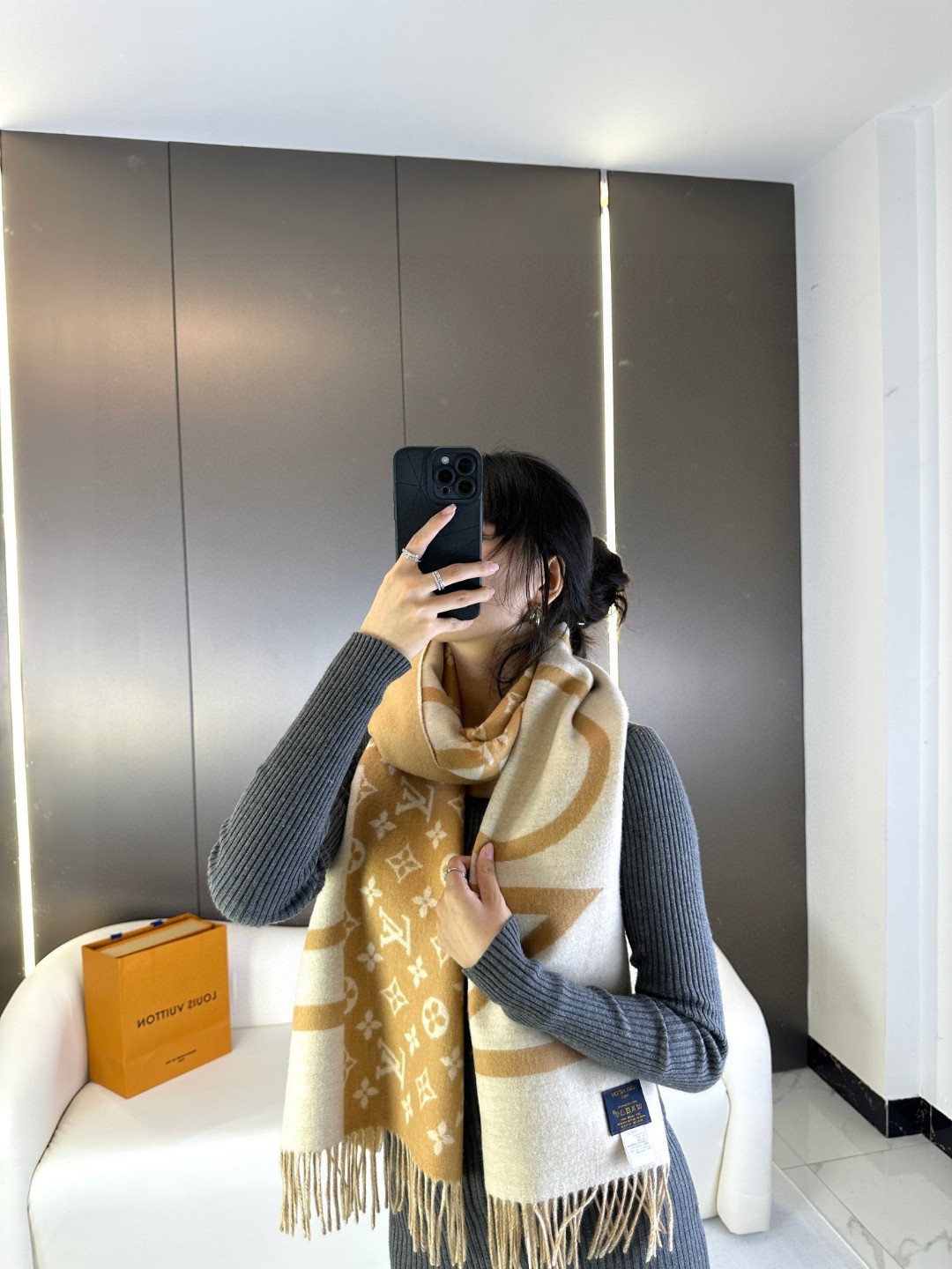 LV 双拼色 羊绒小披肩