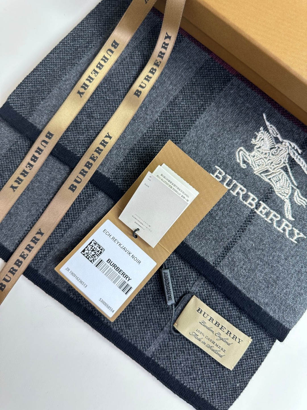 Burberry巴宝莉 经典战马格纹 高端男士围巾