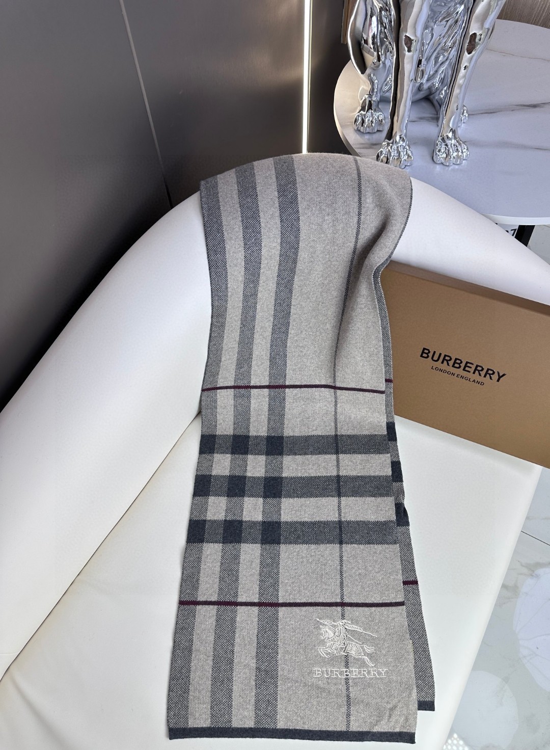 Burberry巴宝莉 经典战马格纹 高端男士围巾
