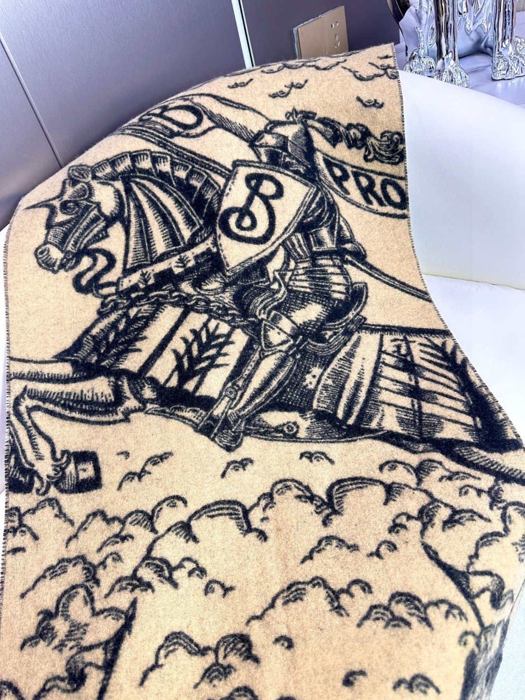 Burberry巴宝莉 2023Bur战马骑士双面披肩