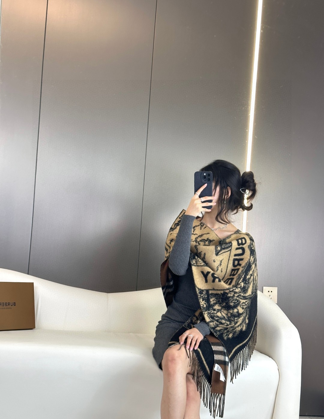 Burberry巴宝莉 2023Bur战马骑士双面披肩