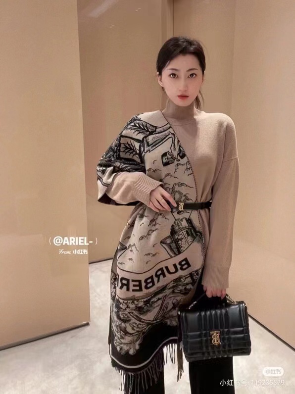 Burberry巴宝莉 2023Bur战马骑士双面披肩