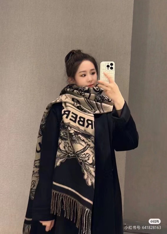 Burberry巴宝莉 2023Bur战马骑士双面披肩