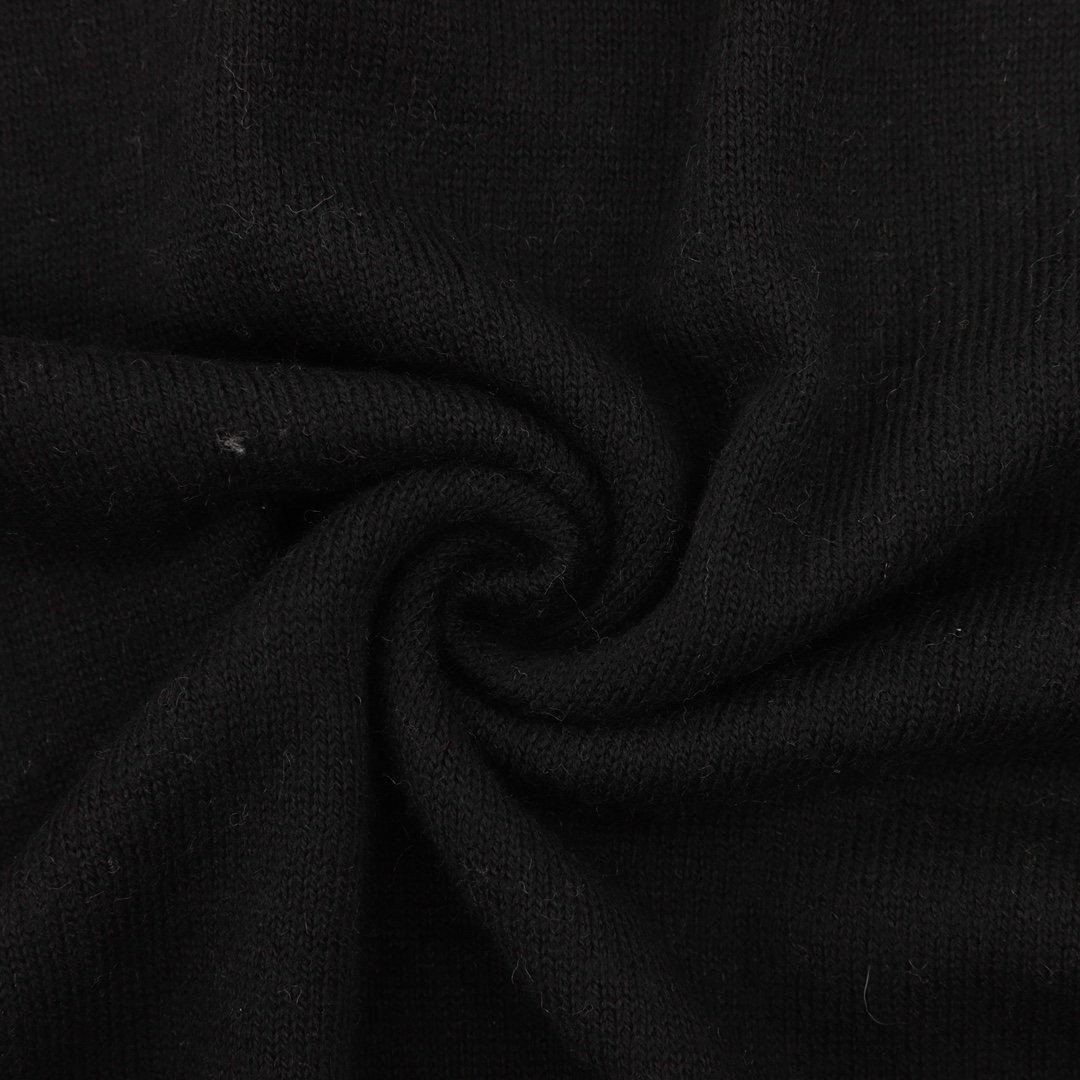 HERMES爱马仕 撞色拼接山羊绒毛衣 很轻盈的一件羊绒衫