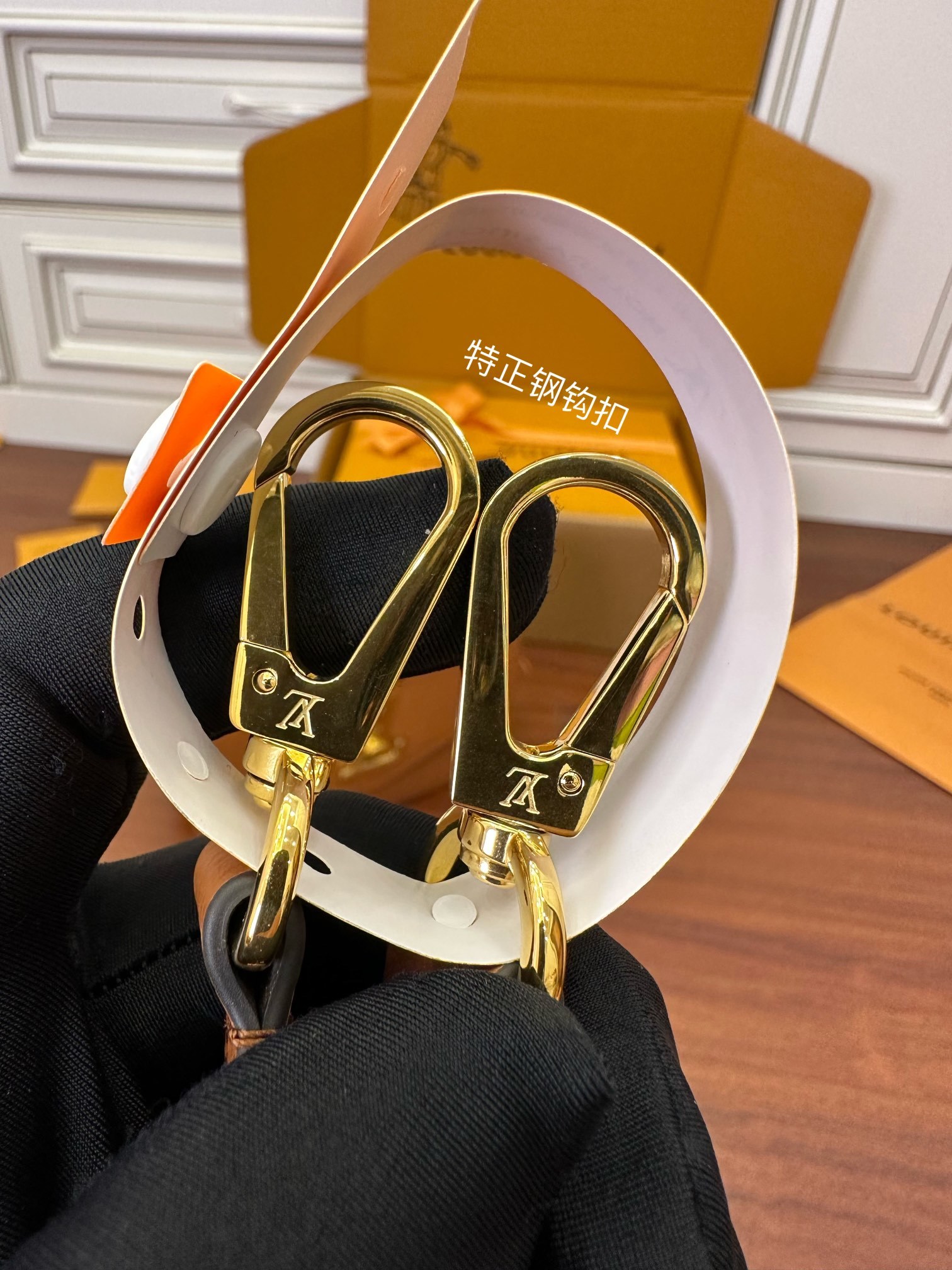 独家首发型号特正版M22952品质全面再次升级专柜同步电子芯片内码新礼盒礼品袋保护纸铜版电子标签合格证皮