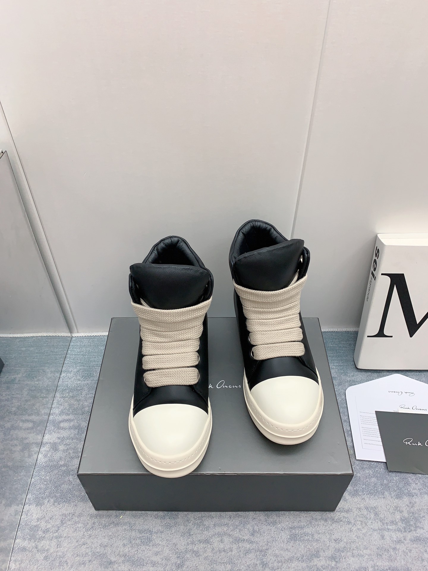 NO:243749,Low-top high-top book) Rick Owens / Rick Owens Autumn new low-top thick-lace bread shoes Customized fabric soft sheepskin Water-dyed cowhide insole head layer cowhide soles Rubber soles Milk-scented soles Size 35-46 (46 customized sizes 20), casual shoes/sports shoes, sneakers, cowhide, sheepskin19860909出低帮高帮本） 瑞克.欧文斯 /Rick Owens 秋季新款低帮粗鞋带面包鞋 面料定制柔软绵羊皮 内里使用水染牛皮 鞋垫头层牛皮 鞋底橡胶底奶香底 码数35-46码（46定做码20）,休闲鞋/运动鞋,sneakers,cowhide,sheepskin,Women's Shoes